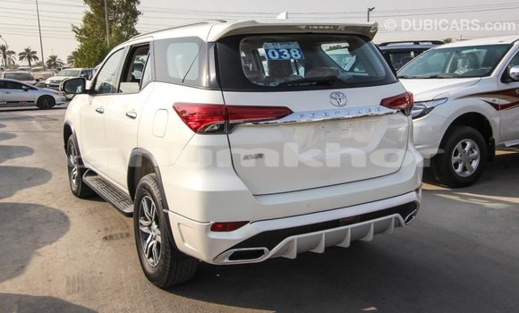 Buy Import Toyota Fortuner White Car in Import - Dubai in Bumthang Buy Import Toyota Fortuner White Car in Import - Dubai in Bumthang