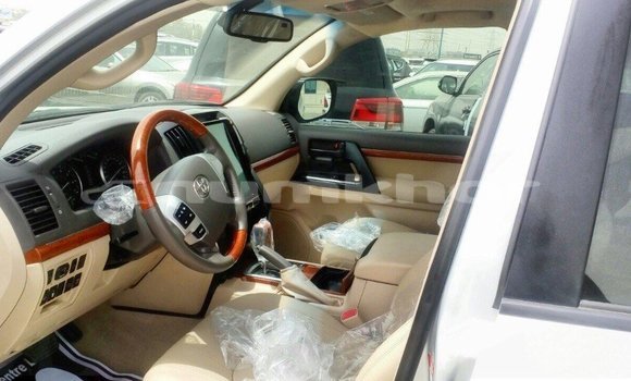 Buy Import Toyota Land Cruiser Other Car in Import - Dubai in Bumthang Buy Import Toyota Land Cruiser Other Car in Import - Dubai in Bumthang