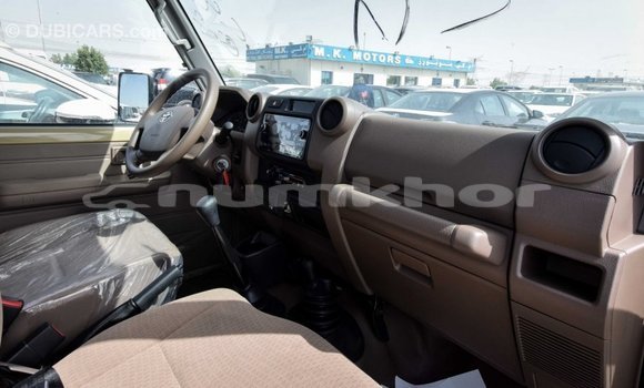 Buy Import Toyota Land Cruiser Beige Car in Import - Dubai in Bumthang Buy Import Toyota Land Cruiser Beige Car in Import - Dubai in Bumthang