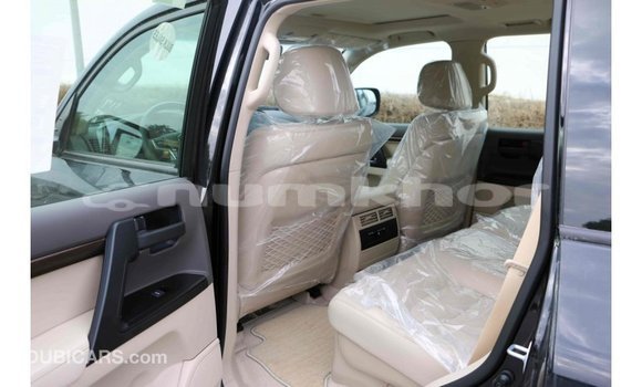 Buy Import Toyota Land Cruiser Black Car in Import - Dubai in Bumthang Buy Import Toyota Land Cruiser Black Car in Import - Dubai in Bumthang