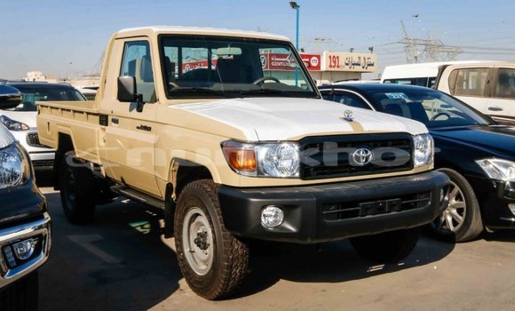 Buy Import Toyota Land Cruiser Beige Car in Import - Dubai in Bumthang Buy Import Toyota Land Cruiser Beige Car in Import - Dubai in Bumthang