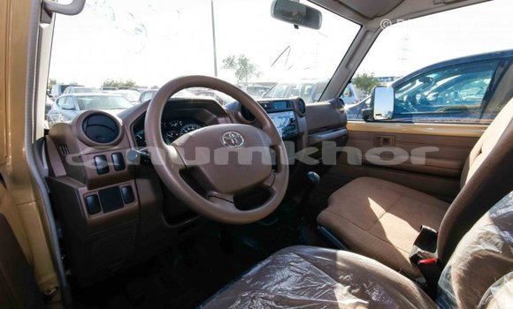 Buy Import Toyota Land Cruiser Beige Car in Import - Dubai in Bumthang Buy Import Toyota Land Cruiser Beige Car in Import - Dubai in Bumthang