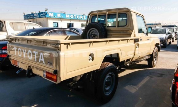 Buy Import Toyota Land Cruiser Beige Car in Import - Dubai in Bumthang Buy Import Toyota Land Cruiser Beige Car in Import - Dubai in Bumthang