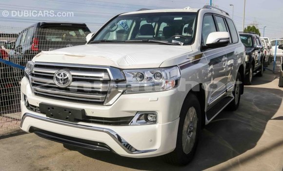Buy Import Toyota Land Cruiser White Car in Import - Dubai in Bumthang Buy Import Toyota Land Cruiser White Car in Import - Dubai in Bumthang