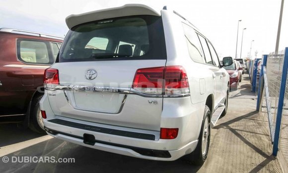 Buy Import Toyota Land Cruiser White Car in Import - Dubai in Bumthang Buy Import Toyota Land Cruiser White Car in Import - Dubai in Bumthang