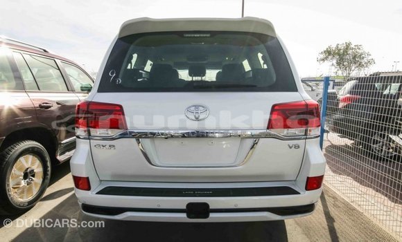 Buy Import Toyota Land Cruiser White Car in Import - Dubai in Bumthang Buy Import Toyota Land Cruiser White Car in Import - Dubai in Bumthang