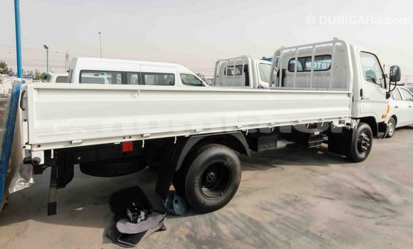 Buy Import Hyundai Accent White Car in Import - Dubai in Bumthang Buy Import Hyundai Accent White Car in Import - Dubai in Bumthang