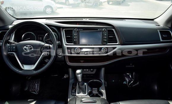 Buy Import Toyota Highlander Other Car in Import - Dubai in Bumthang Buy Import Toyota Highlander Other Car in Import - Dubai in Bumthang