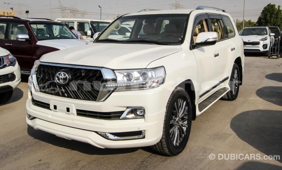 Buy Import Toyota Land Cruiser White Car in Import - Dubai in Bumthang Buy Import Toyota Land Cruiser White Car in Import - Dubai in Bumthang