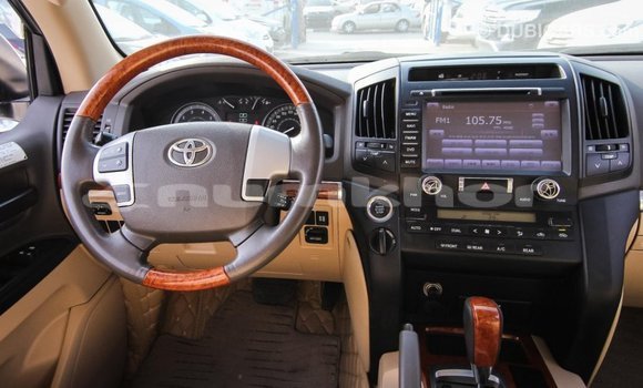 Buy Import Toyota Land Cruiser White Car in Import - Dubai in Bumthang Buy Import Toyota Land Cruiser White Car in Import - Dubai in Bumthang