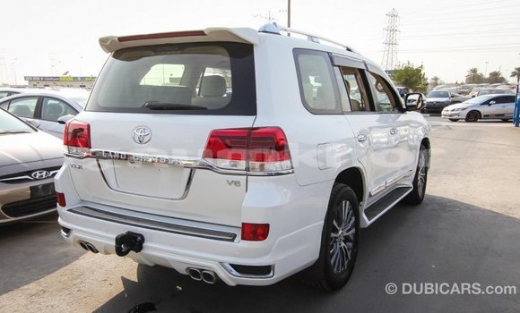 Buy Import Toyota Land Cruiser White Car in Import - Dubai in Bumthang Buy Import Toyota Land Cruiser White Car in Import - Dubai in Bumthang