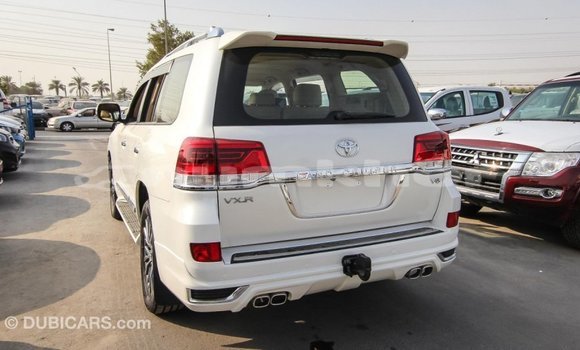 Buy Import Toyota Land Cruiser White Car in Import - Dubai in Bumthang Buy Import Toyota Land Cruiser White Car in Import - Dubai in Bumthang