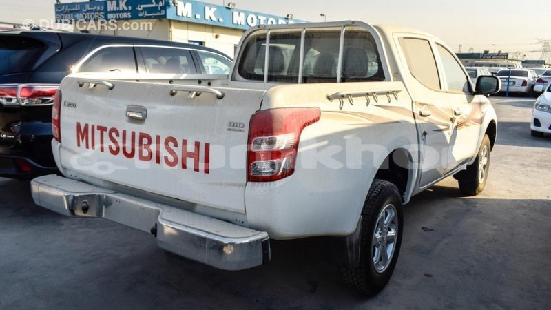 Big with watermark mitsubishi l200 bumthang import dubai 1828