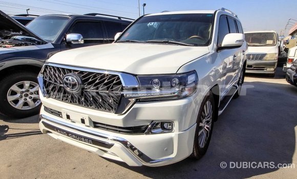 Buy Import Toyota Land Cruiser White Car in Import - Dubai in Bumthang Buy Import Toyota Land Cruiser White Car in Import - Dubai in Bumthang