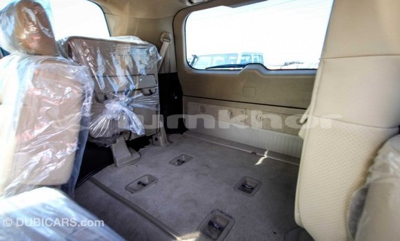 Buy Import Toyota Land Cruiser White Car in Import - Dubai in Bumthang Buy Import Toyota Land Cruiser White Car in Import - Dubai in Bumthang