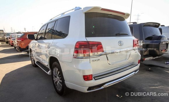 Buy Import Toyota Land Cruiser White Car in Import - Dubai in Bumthang Buy Import Toyota Land Cruiser White Car in Import - Dubai in Bumthang