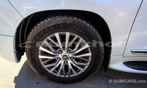 Buy Import Toyota Land Cruiser White Car in Import - Dubai in Bumthang Buy Import Toyota Land Cruiser White Car in Import - Dubai in Bumthang