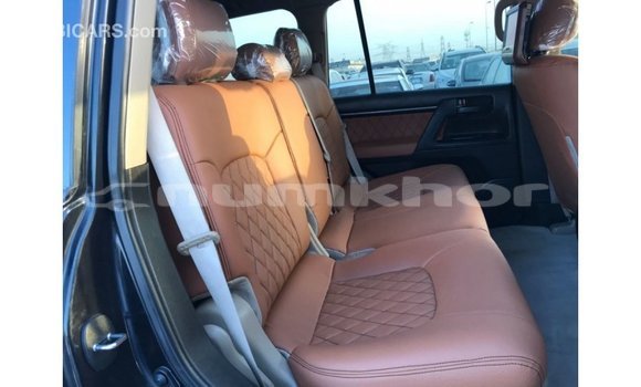 Buy Import Toyota Land Cruiser Black Car in Import - Dubai in Bumthang Buy Import Toyota Land Cruiser Black Car in Import - Dubai in Bumthang