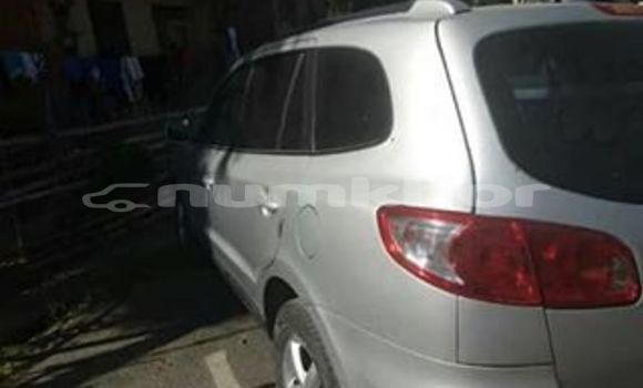 Buy Used Hyundai Santa Fe Silver Car in Thimphu in Timphu Buy Used Hyundai Santa Fe Silver Car in Thimphu in Timphu