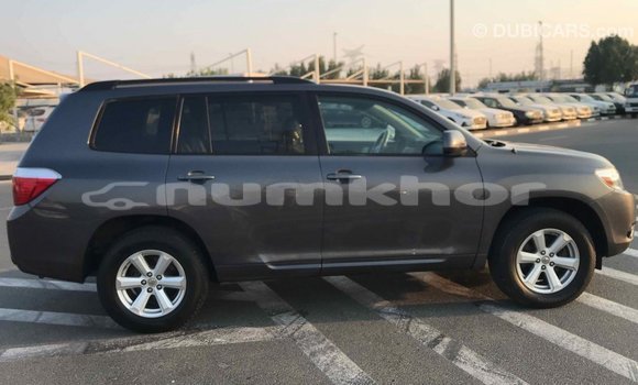Buy Import Toyota Highlander Other Car in Import - Dubai in Bumthang Buy Import Toyota Highlander Other Car in Import - Dubai in Bumthang