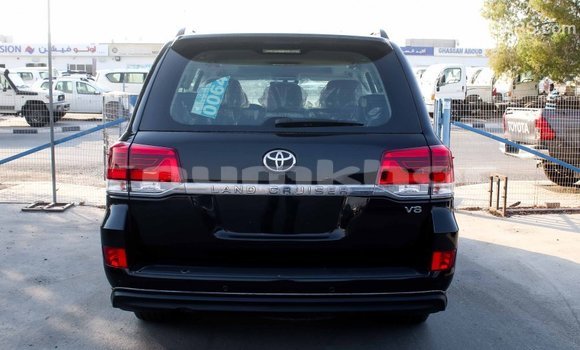 Buy Import Toyota Land Cruiser Black Car in Import - Dubai in Bumthang Buy Import Toyota Land Cruiser Black Car in Import - Dubai in Bumthang