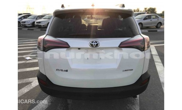 Buy Import Toyota 4Runner White Car in Import - Dubai in Bumthang Buy Import Toyota 4Runner White Car in Import - Dubai in Bumthang