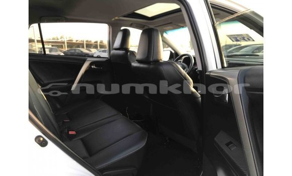 Buy Import Toyota 4Runner White Car in Import - Dubai in Bumthang Buy Import Toyota 4Runner White Car in Import - Dubai in Bumthang