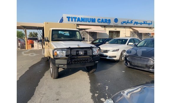 Buy Import Toyota Land Cruiser Beige Car in Import - Dubai in Bumthang Buy Import Toyota Land Cruiser Beige Car in Import - Dubai in Bumthang