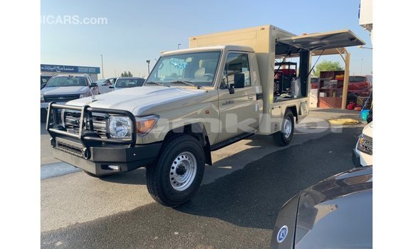 Buy Import Toyota Land Cruiser Beige Car in Import - Dubai in Bumthang Buy Import Toyota Land Cruiser Beige Car in Import - Dubai in Bumthang