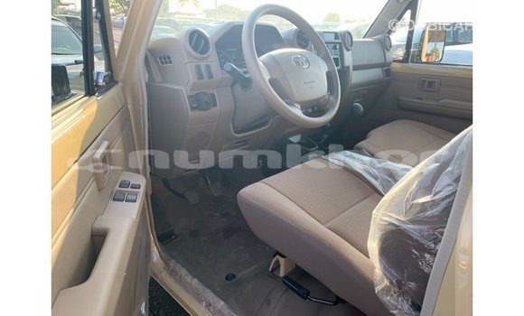 Buy Import Toyota Land Cruiser Beige Car in Import - Dubai in Bumthang Buy Import Toyota Land Cruiser Beige Car in Import - Dubai in Bumthang