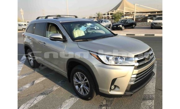 Buy Import Toyota Highlander Other Car in Import - Dubai in Bumthang Buy Import Toyota Highlander Other Car in Import - Dubai in Bumthang