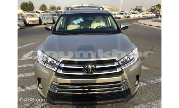 Buy Import Toyota Highlander Other Car in Import - Dubai in Bumthang Buy Import Toyota Highlander Other Car in Import - Dubai in Bumthang