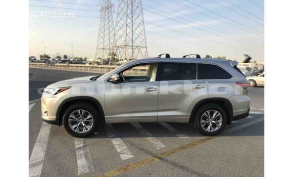 Buy Import Toyota Highlander Other Car in Import - Dubai in Bumthang Buy Import Toyota Highlander Other Car in Import - Dubai in Bumthang