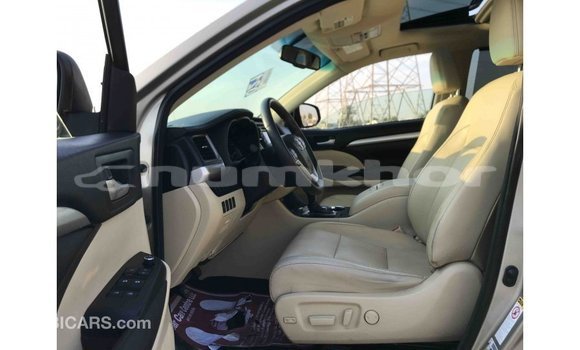 Buy Import Toyota Highlander Other Car in Import - Dubai in Bumthang Buy Import Toyota Highlander Other Car in Import - Dubai in Bumthang