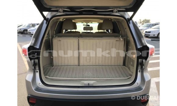 Buy Import Toyota Highlander Other Car in Import - Dubai in Bumthang Buy Import Toyota Highlander Other Car in Import - Dubai in Bumthang