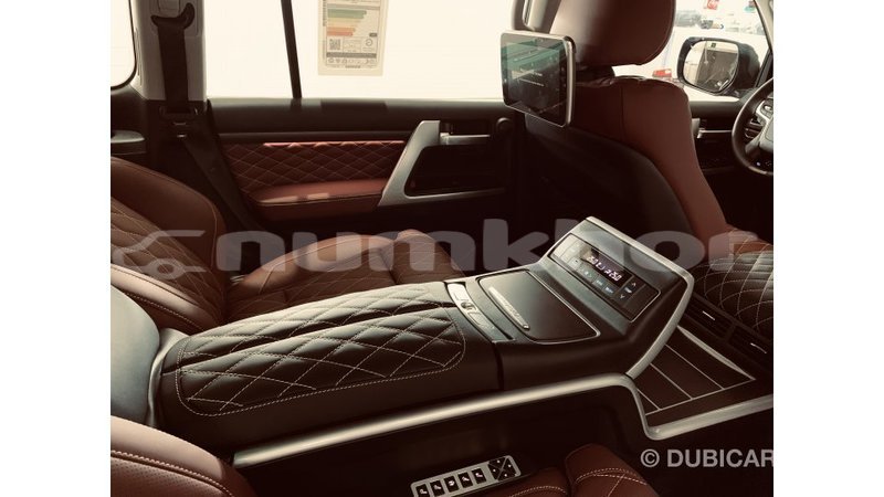 Big with watermark toyota land cruiser bumthang import dubai 1921