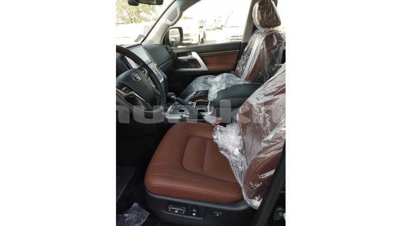 Big with watermark toyota land cruiser bumthang import dubai 1928