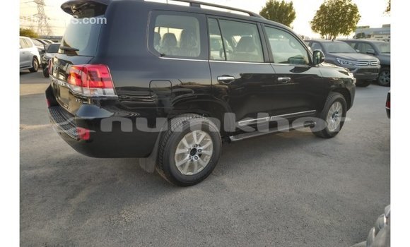 Buy Import Toyota Land Cruiser Black Car in Import - Dubai in Bumthang Buy Import Toyota Land Cruiser Black Car in Import - Dubai in Bumthang