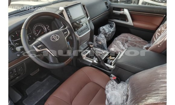 Buy Import Toyota Land Cruiser Black Car in Import - Dubai in Bumthang Buy Import Toyota Land Cruiser Black Car in Import - Dubai in Bumthang