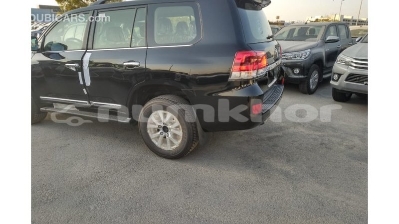 Big with watermark toyota land cruiser bumthang import dubai 1928