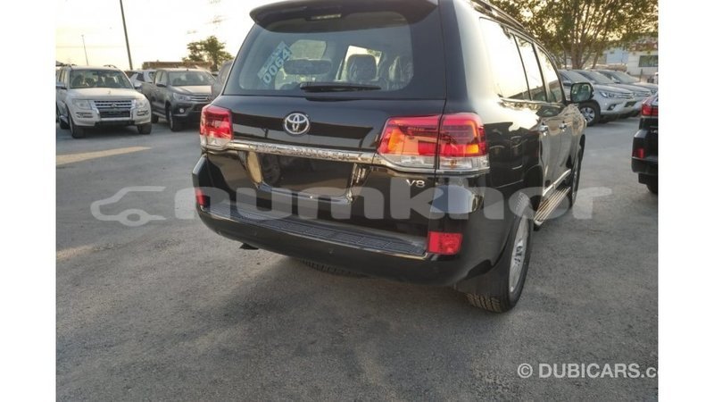 Big with watermark toyota land cruiser bumthang import dubai 1928