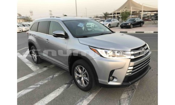 Buy Import Toyota Highlander Other Car in Import - Dubai in Bumthang Buy Import Toyota Highlander Other Car in Import - Dubai in Bumthang