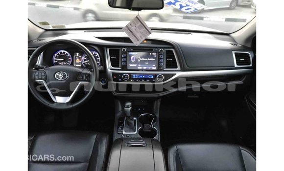 Buy Import Toyota Highlander Other Car in Import - Dubai in Bumthang Buy Import Toyota Highlander Other Car in Import - Dubai in Bumthang