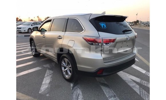 Buy Import Toyota Highlander Other Car in Import - Dubai in Bumthang Buy Import Toyota Highlander Other Car in Import - Dubai in Bumthang