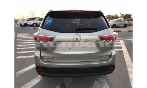 Buy Import Toyota Highlander Other Car in Import - Dubai in Bumthang Buy Import Toyota Highlander Other Car in Import - Dubai in Bumthang