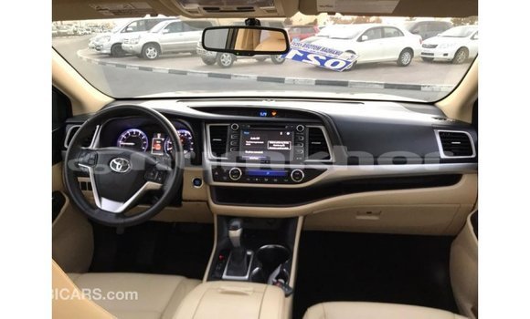Buy Import Toyota Highlander Other Car in Import - Dubai in Bumthang Buy Import Toyota Highlander Other Car in Import - Dubai in Bumthang