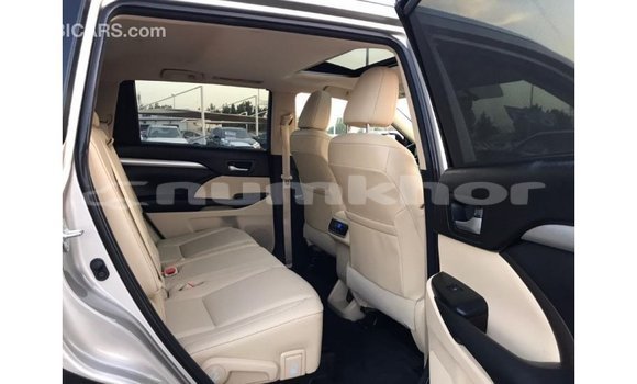 Buy Import Toyota Highlander Other Car in Import - Dubai in Bumthang Buy Import Toyota Highlander Other Car in Import - Dubai in Bumthang