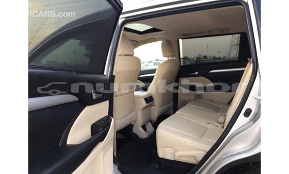 Buy Import Toyota Highlander Other Car in Import - Dubai in Bumthang Buy Import Toyota Highlander Other Car in Import - Dubai in Bumthang