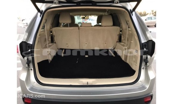 Buy Import Toyota Highlander Other Car in Import - Dubai in Bumthang Buy Import Toyota Highlander Other Car in Import - Dubai in Bumthang