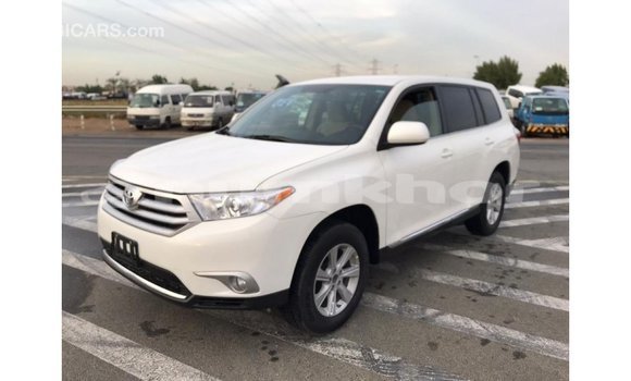 Buy Import Toyota Highlander White Car in Import - Dubai in Bumthang Buy Import Toyota Highlander White Car in Import - Dubai in Bumthang